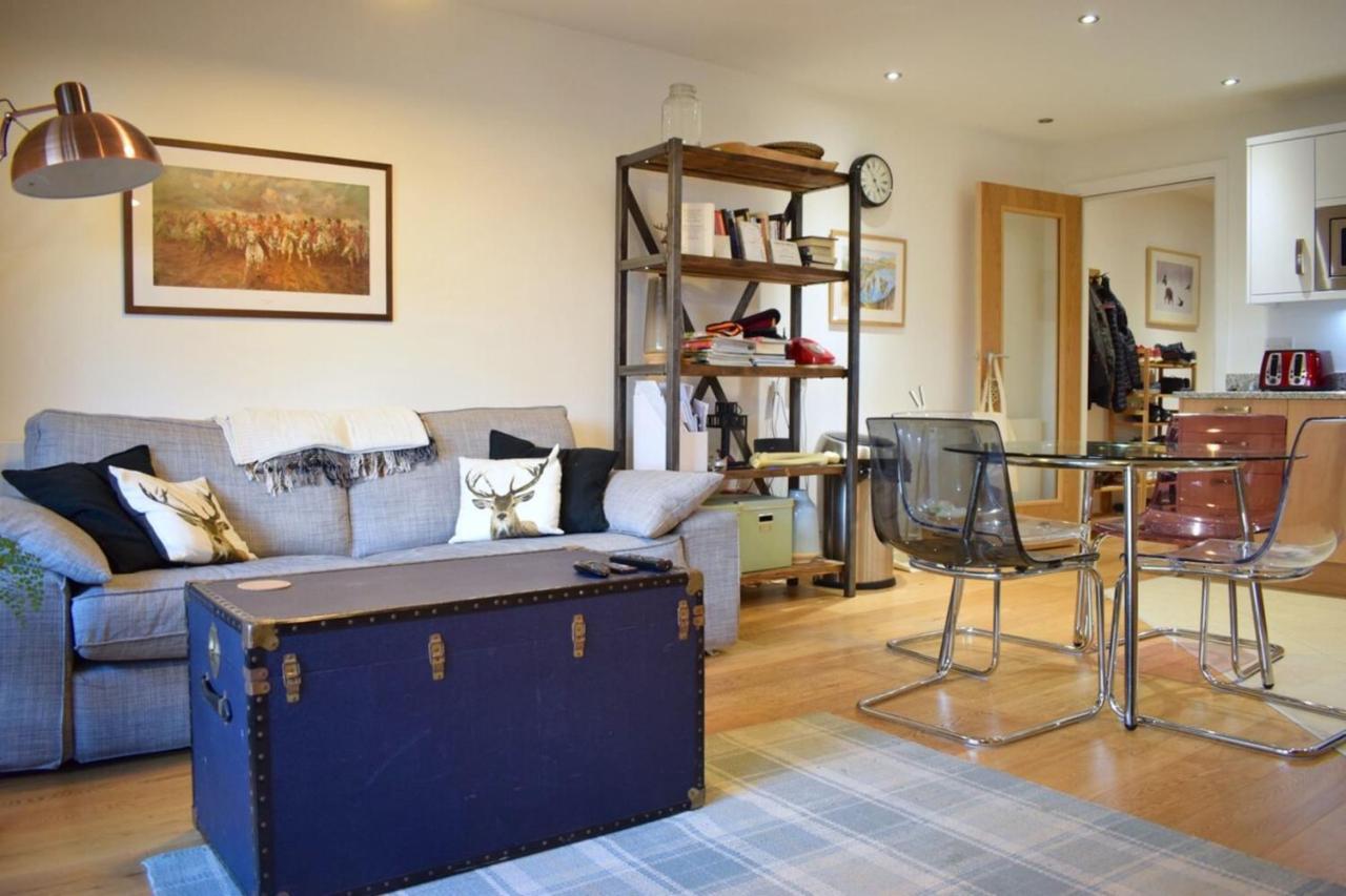 Apartment Cosy Modern 1 Bedroom Flat Moments From Riverside *