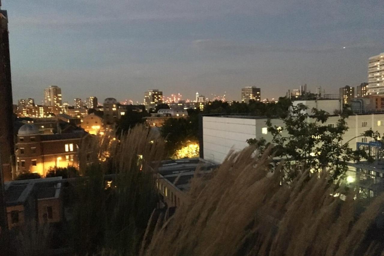 Cosy Modern 1 Bedroom Flat Moments From Riverside Apartment London