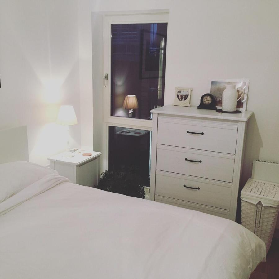Cosy Modern 1 Bedroom Flat Moments From Riverside *